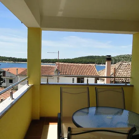 Niva 2 Mit Blick Auf Wasser By Interhome *